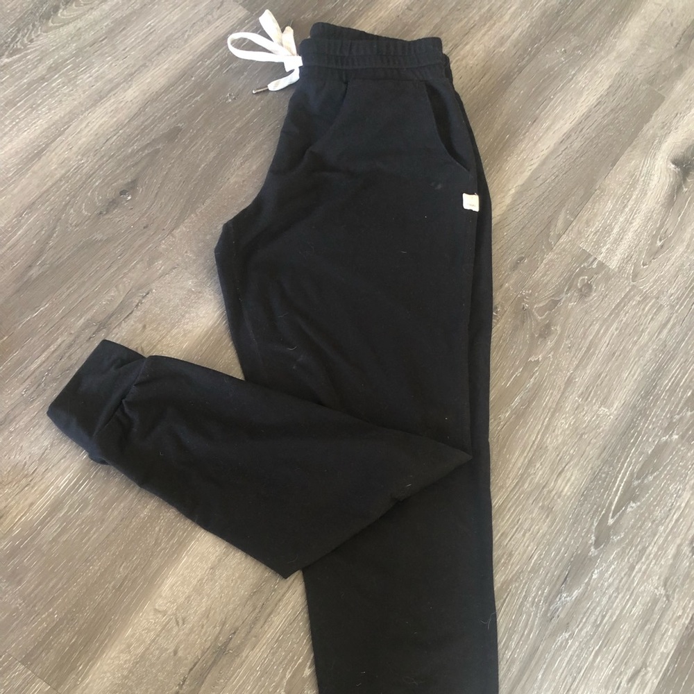 Vuori black jogger sweat pants